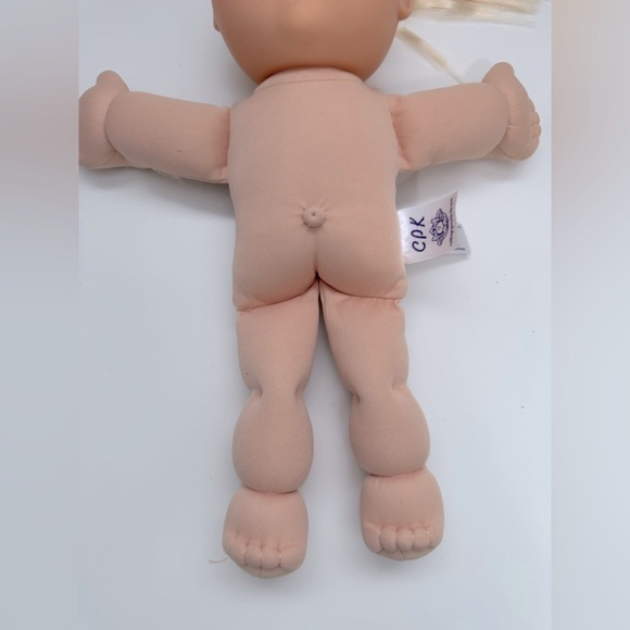 2012 Cabbage Patch Doll with Blonde Hair - Picture 9 of 12